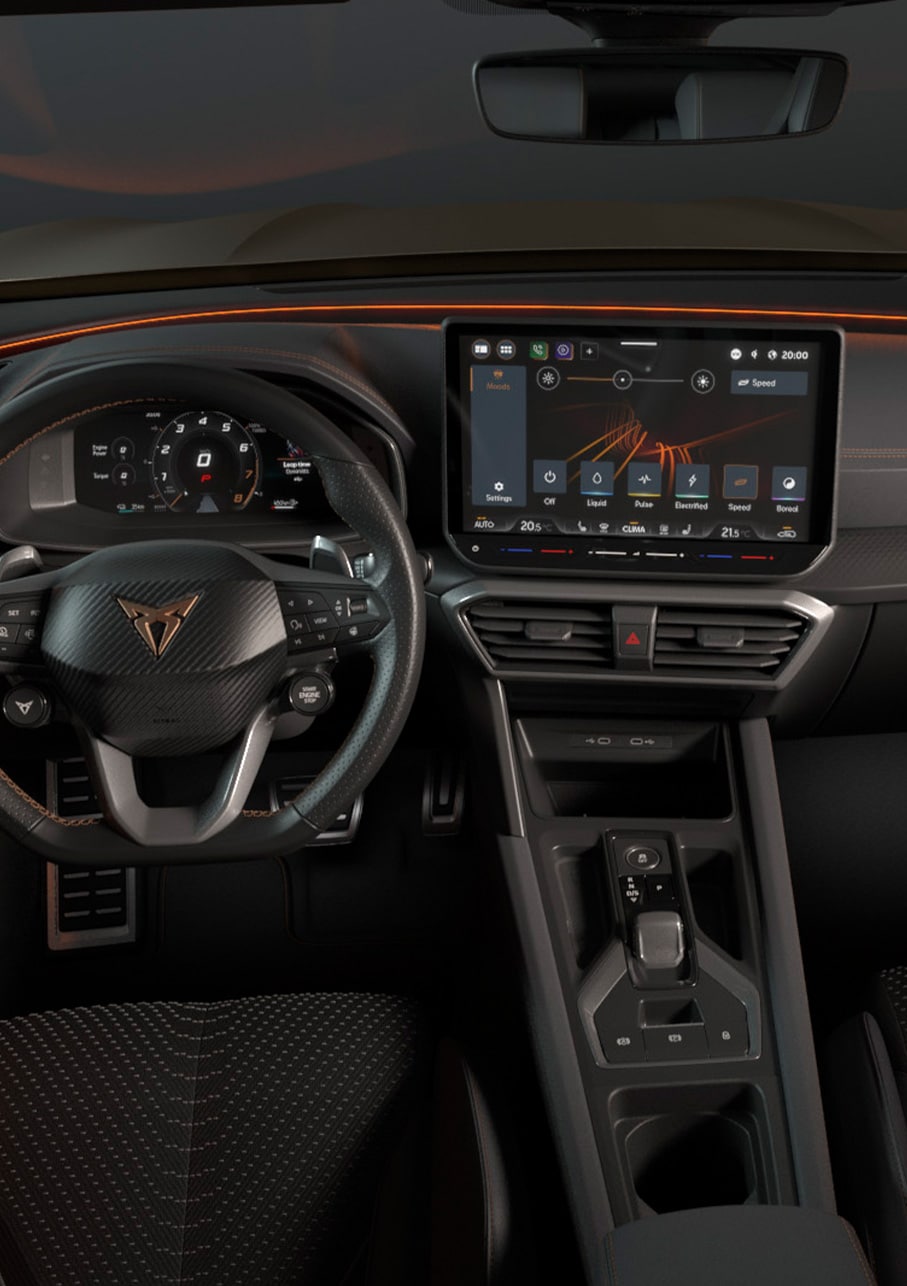 Nouveau CUPRA Formentor 2024 équipement mise à niveau de la technologie, l'éclairage ambiant et le système d'infodivertissement. Système avancé sans clé, système antivol et caméra de recul.