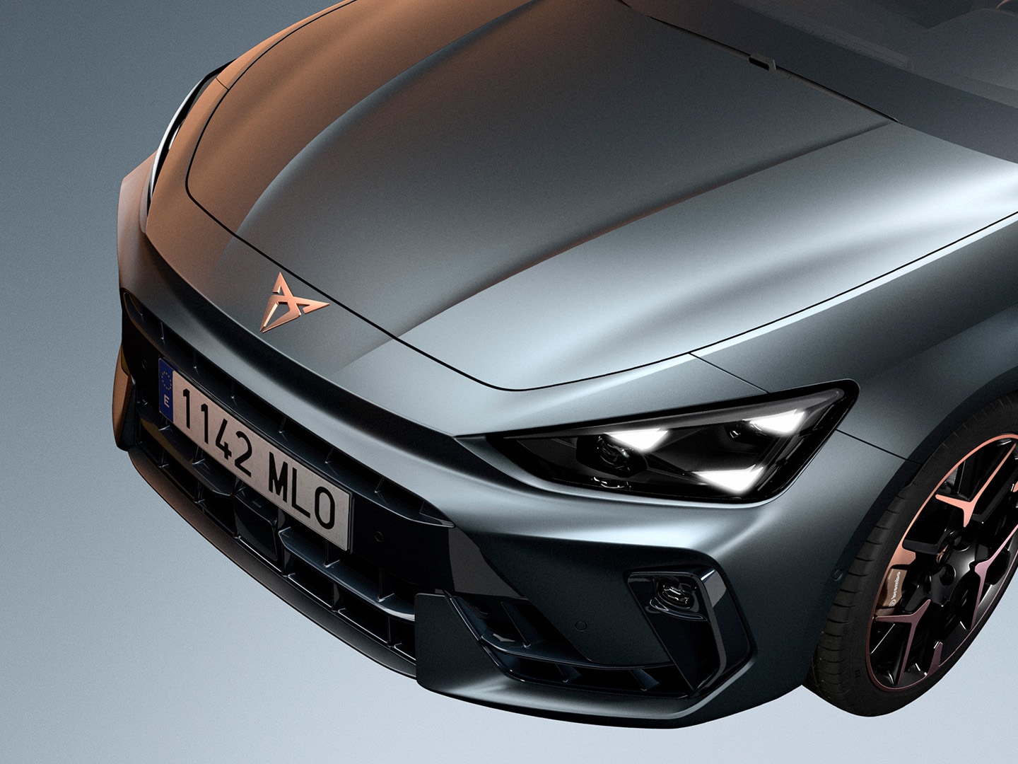 Gros plan avant mettant en valeur certains détails du pack Pure Performance, tels que les feux CUPRA Matrix LED Ultra.