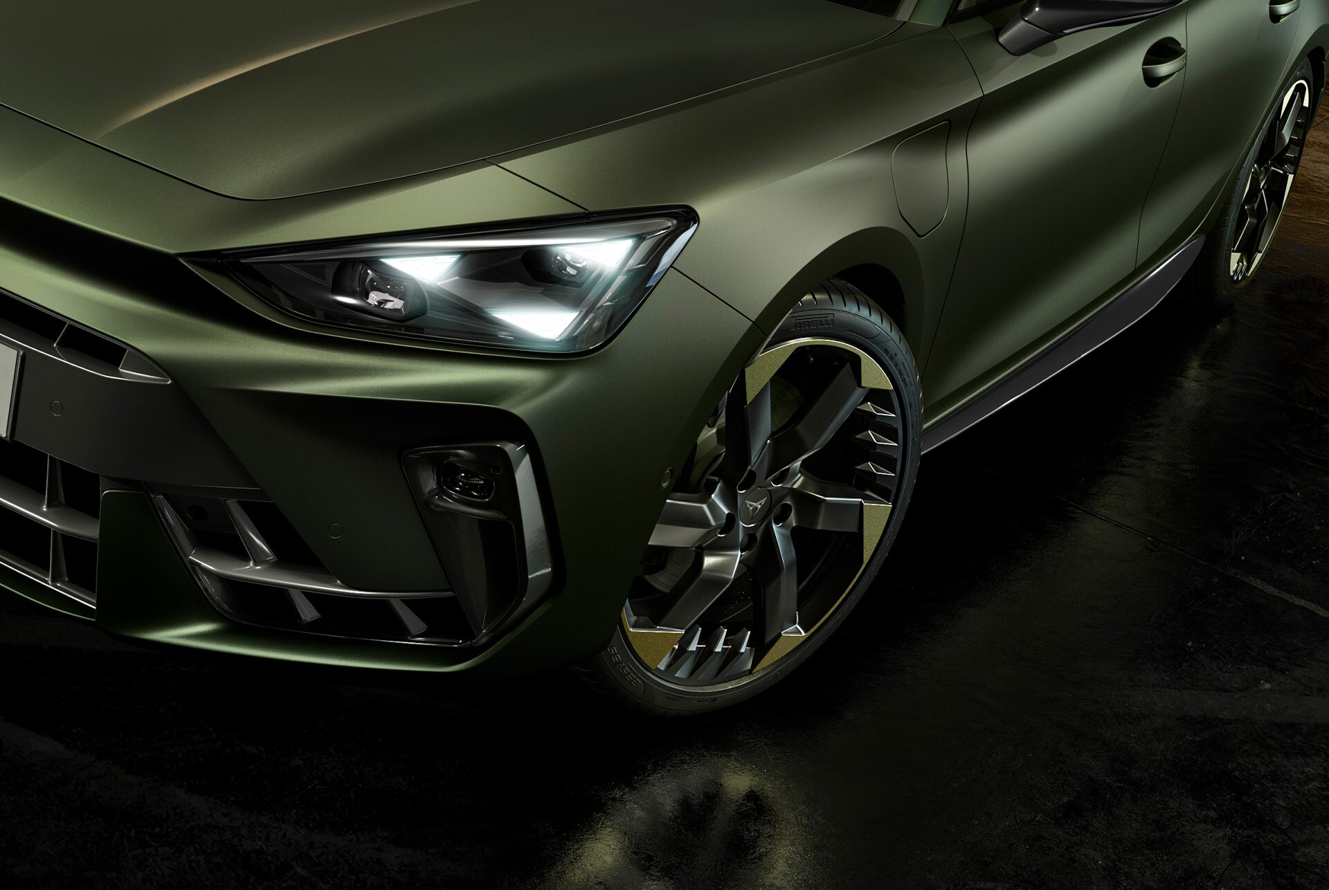 Gros plan sur la jante en alliage 19 pouces couleur soufre incluse dans la nouvelle édition Tribe.