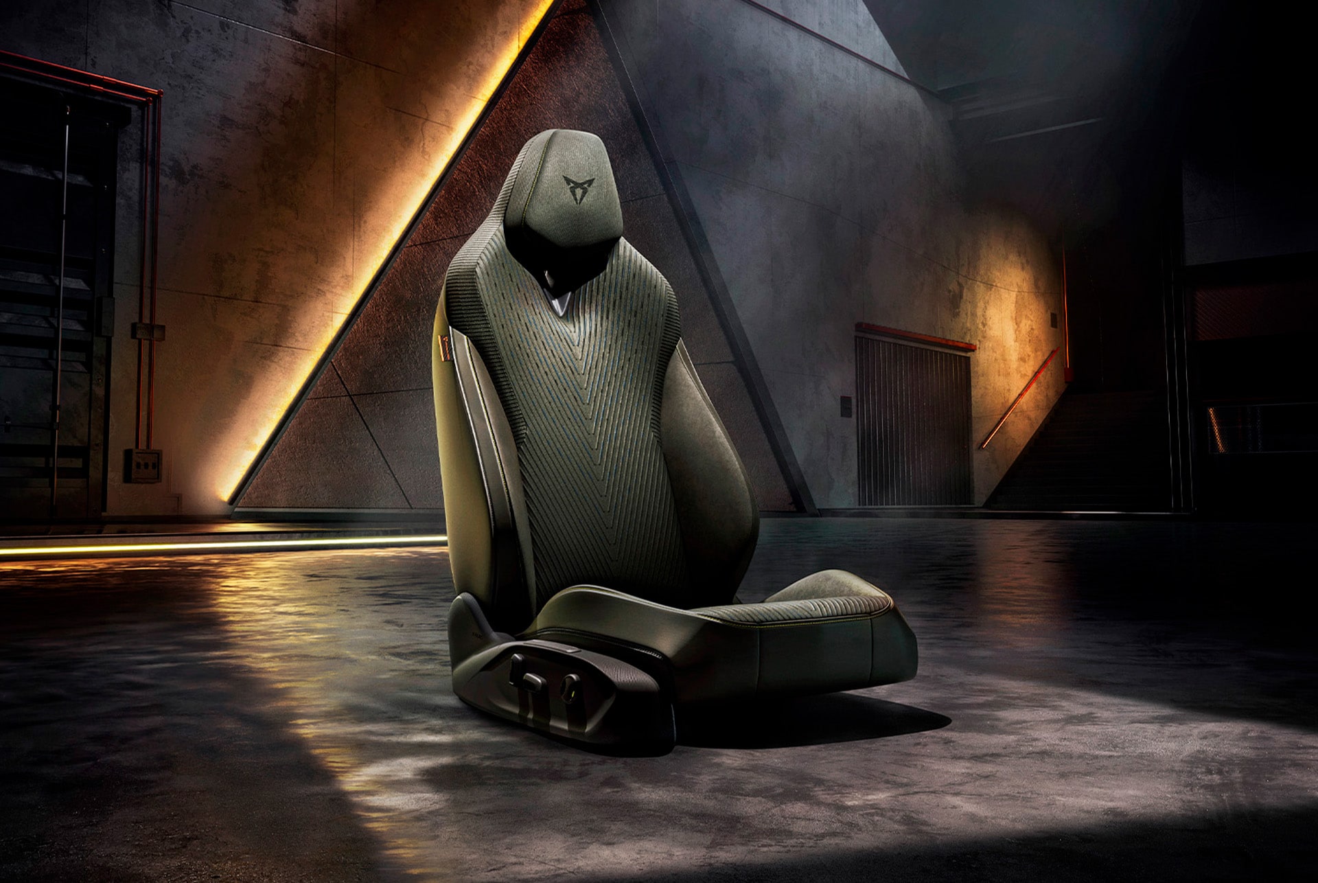 Vue intérieure mettant en valeur le revêtement tribal et les détails du design des sièges.